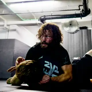Tom Mearns coaching submission grappling at Onyx Combat Academy in Northampton